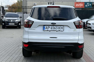 Внедорожник / Кроссовер Ford Escape 2017 в 