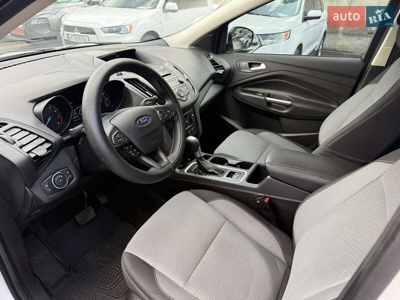 Внедорожник / Кроссовер Ford Escape 2017 в Запорожье