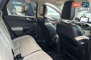 Внедорожник / Кроссовер Ford Escape 2019 в 
