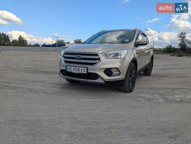 Внедорожник / Кроссовер Ford Escape 2016 в Днепре