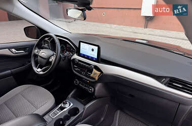 Внедорожник / Кроссовер Ford Escape 2021 в 