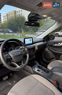 Внедорожник / Кроссовер Ford Escape 2021 в 
