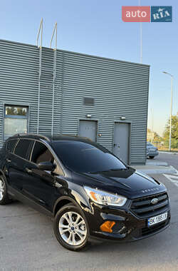 Внедорожник / Кроссовер Ford Escape 2016 в 