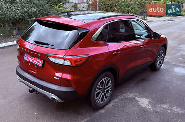 Внедорожник / Кроссовер Ford Escape 2020 в 