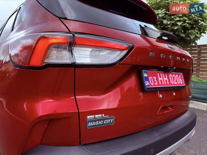 Внедорожник / Кроссовер Ford Escape 2020 в Киеве