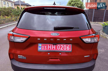 Внедорожник / Кроссовер Ford Escape 2020 в 