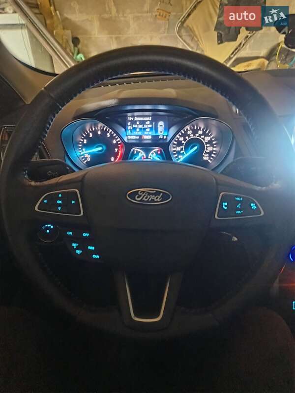 Внедорожник / Кроссовер Ford Escape 2018 в Овруче
