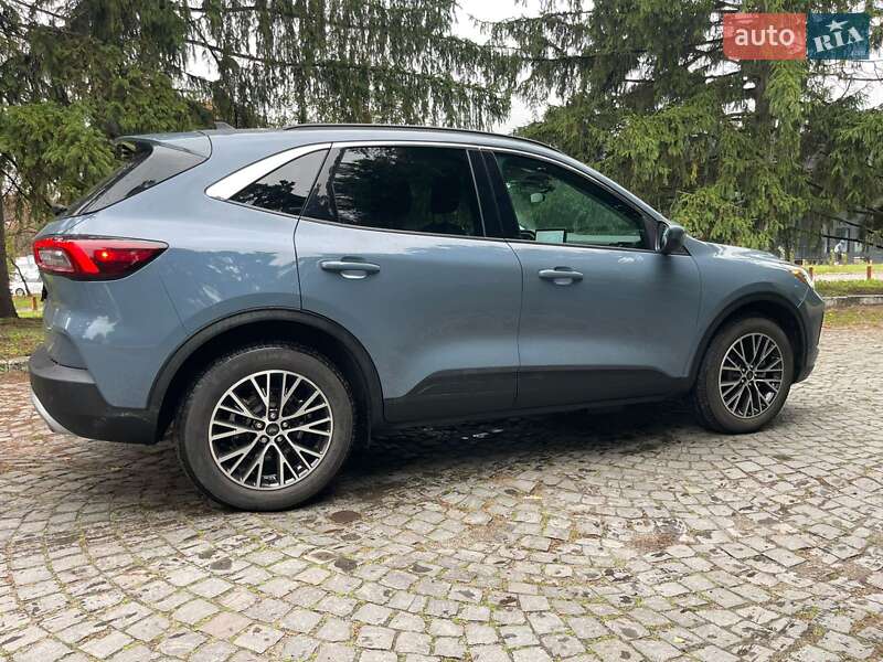 Внедорожник / Кроссовер Ford Escape 2023 в Киеве