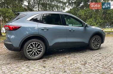 Позашляховик / Кросовер Ford Escape 2023 в 