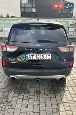 Внедорожник / Кроссовер Ford Escape 2020 в 