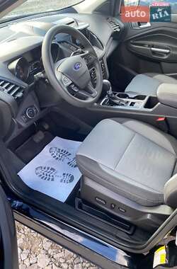 Внедорожник / Кроссовер Ford Escape 2017 в 