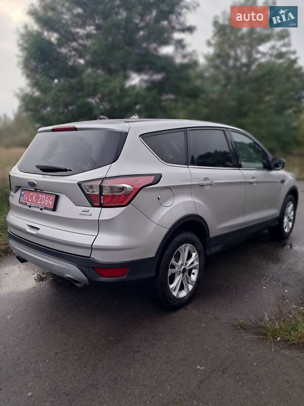 Внедорожник / Кроссовер Ford Escape 2017 в Сосновке