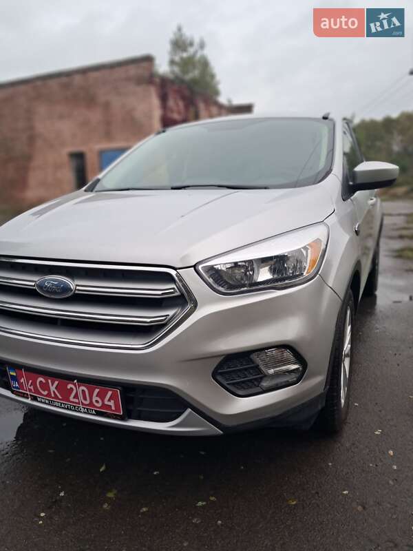 Внедорожник / Кроссовер Ford Escape 2017 в Сосновке