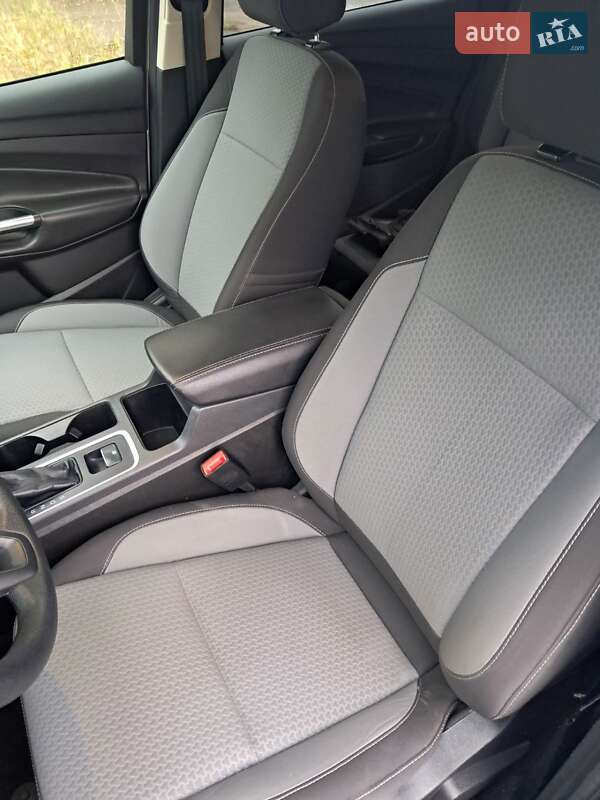 Внедорожник / Кроссовер Ford Escape 2017 в Сосновке