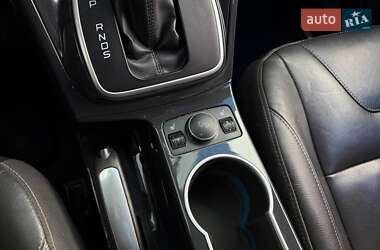 Внедорожник / Кроссовер Ford Escape 2013 в 