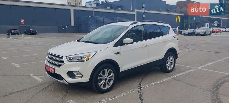 Позашляховик / Кросовер Ford Escape 2017 в Києві