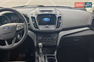Внедорожник / Кроссовер Ford Escape 2017 в 