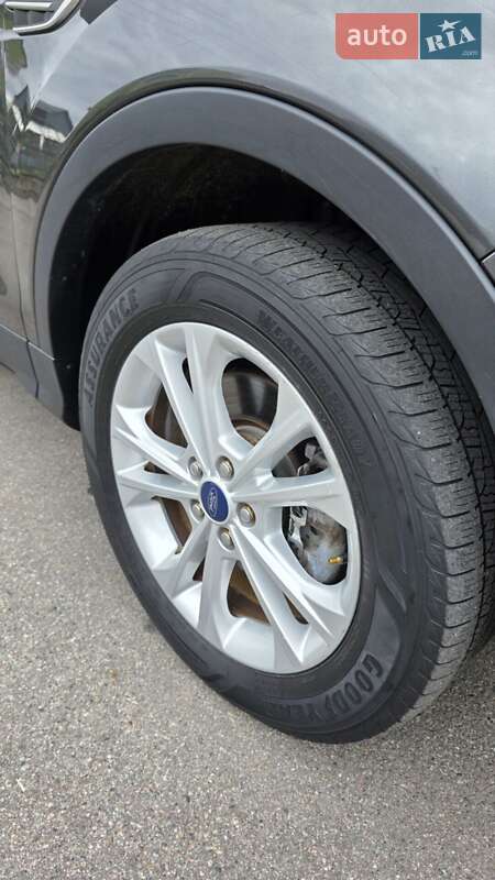 Позашляховик / Кросовер Ford Escape 2016 в Умані фото 5 Позашляховик / Кросовер Ford Escape 2016 в Умані