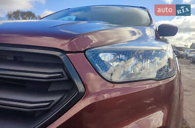 Внедорожник / Кроссовер Ford Escape 2018 в 