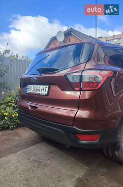 Внедорожник / Кроссовер Ford Escape 2018 в 