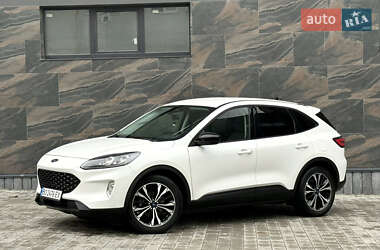 Позашляховик / Кросовер Ford Escape 2022 в 