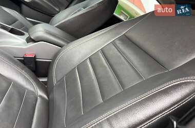 Внедорожник / Кроссовер Ford Escape 2014 в 