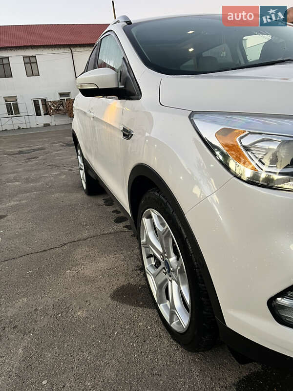 Внедорожник / Кроссовер Ford Escape 2018 в Килии фото 5 Внедорожник / Кроссовер Ford Escape 2018 в Килии