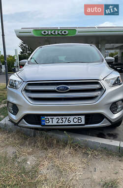 Внедорожник / Кроссовер Ford Escape 2019 в 