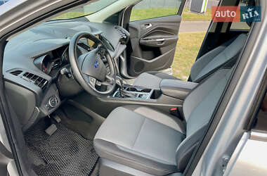 Внедорожник / Кроссовер Ford Escape 2019 в 