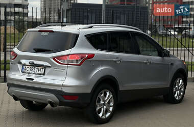 Позашляховик / Кросовер Ford Escape 2013 в 