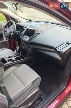 Позашляховик / Кросовер Ford Escape 2018 в 