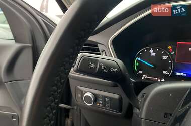 Позашляховик / Кросовер Ford Escape 2022 в 