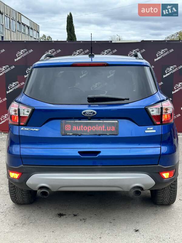 Внедорожник / Кроссовер Ford Escape 2017 в Сумах
