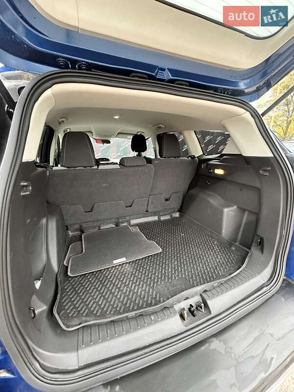 Внедорожник / Кроссовер Ford Escape 2017 в Сумах