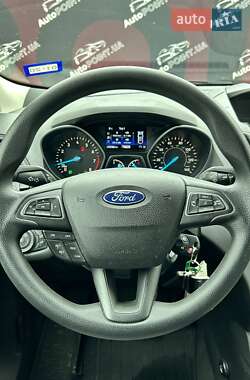 Позашляховик / Кросовер Ford Escape 2017 в 