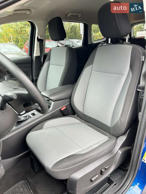Внедорожник / Кроссовер Ford Escape 2017 в Сумах