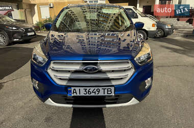 Внедорожник / Кроссовер Ford Escape 2019 в 