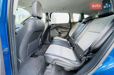 Внедорожник / Кроссовер Ford Escape 2017 в 
