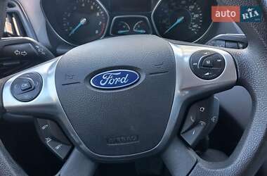 Позашляховик / Кросовер Ford Escape 2014 в 