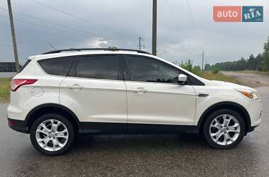 Позашляховик / Кросовер Ford Escape 2013 в 