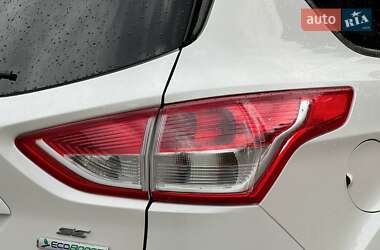 Позашляховик / Кросовер Ford Escape 2013 в 