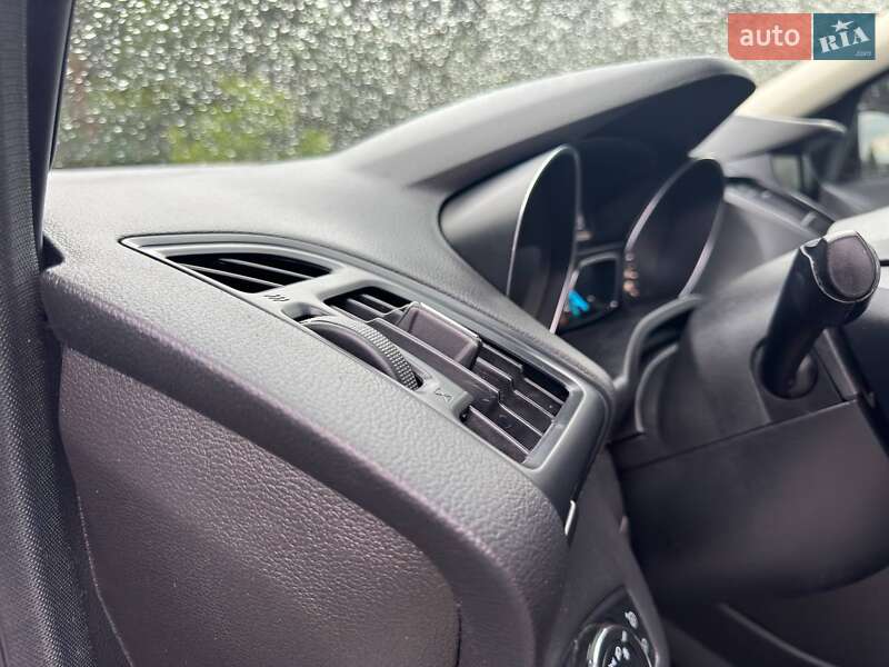 Внедорожник / Кроссовер Ford Escape 2013 в Ахтырке