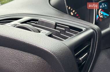 Позашляховик / Кросовер Ford Escape 2013 в 