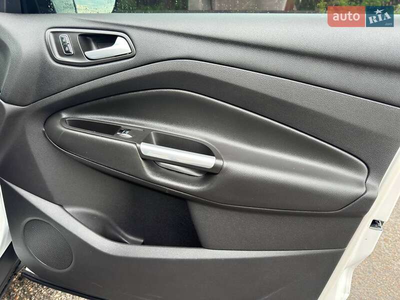 Внедорожник / Кроссовер Ford Escape 2013 в Ахтырке