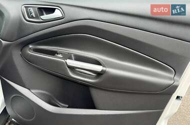 Позашляховик / Кросовер Ford Escape 2013 в 