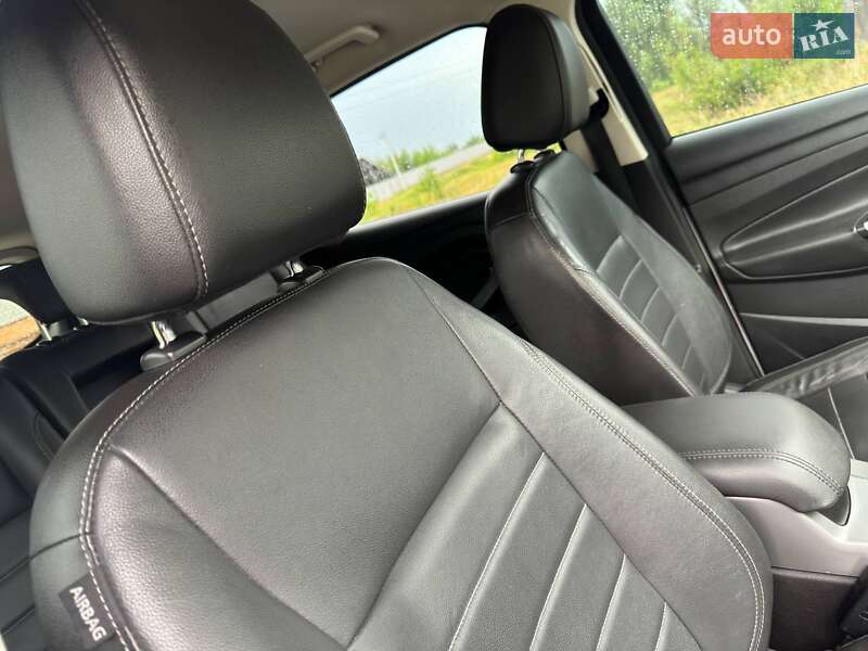 Внедорожник / Кроссовер Ford Escape 2013 в Ахтырке