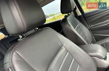 Позашляховик / Кросовер Ford Escape 2013 в 