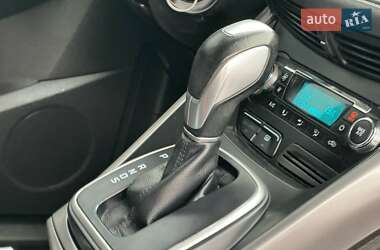 Позашляховик / Кросовер Ford Escape 2013 в 