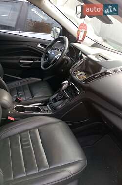 Позашляховик / Кросовер Ford Escape 2015 в  фото 3 Позашляховик / Кросовер Ford Escape 2015 в