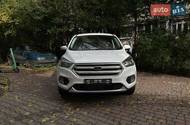 Позашляховик / Кросовер Ford Escape 2016 в  фото 3 Позашляховик / Кросовер Ford Escape 2016 в